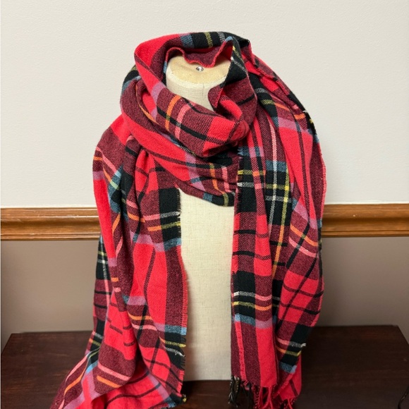 Vince Camuto Tartan Red and Black Plaid Scarf - Picture 1 of 5